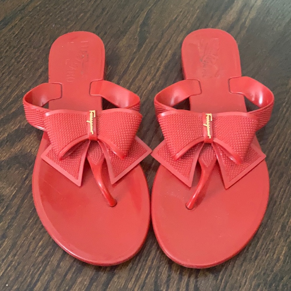 Ferragamo rubber flip flops